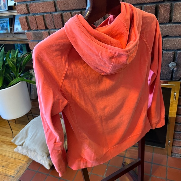 COPY - Like new casual The North Face hoodie size L used once - Picture 4 of 5